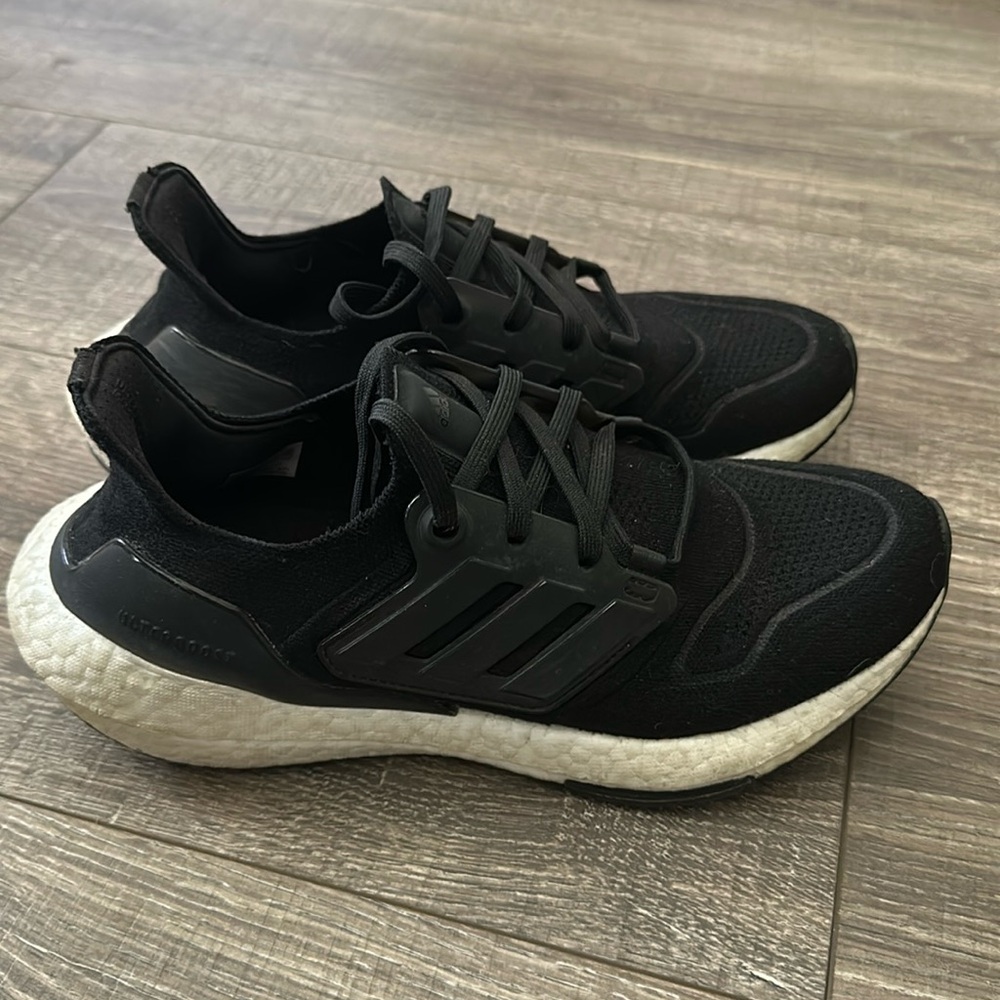 Adidas Ultraboost 22 Shoes